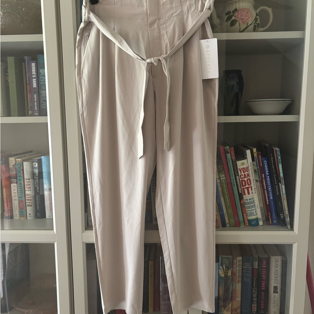 Athleta Women's Light Beige Cropped Pants
